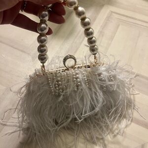 Pearl-Embellished Feather Clutch Handbag - White